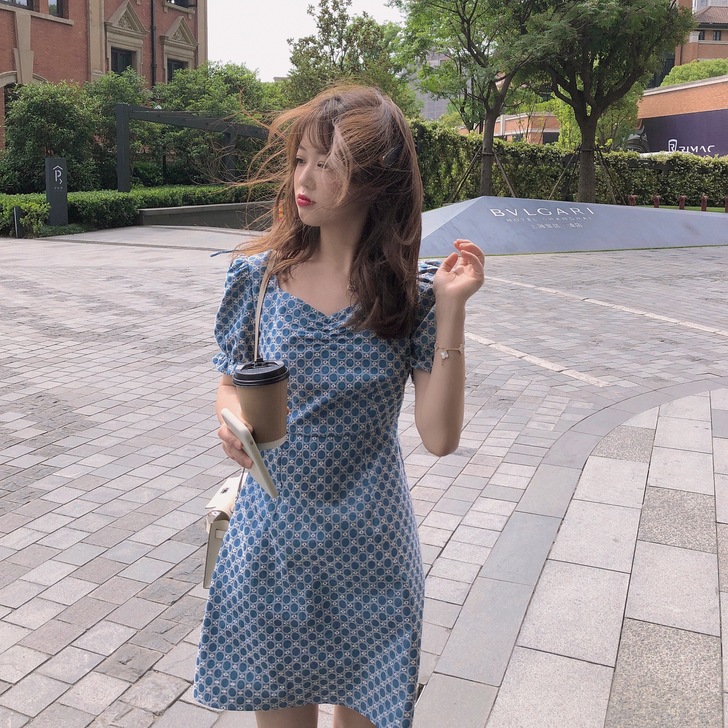 格子泡泡袖连衣裙女2020年新款夏季气质牛...