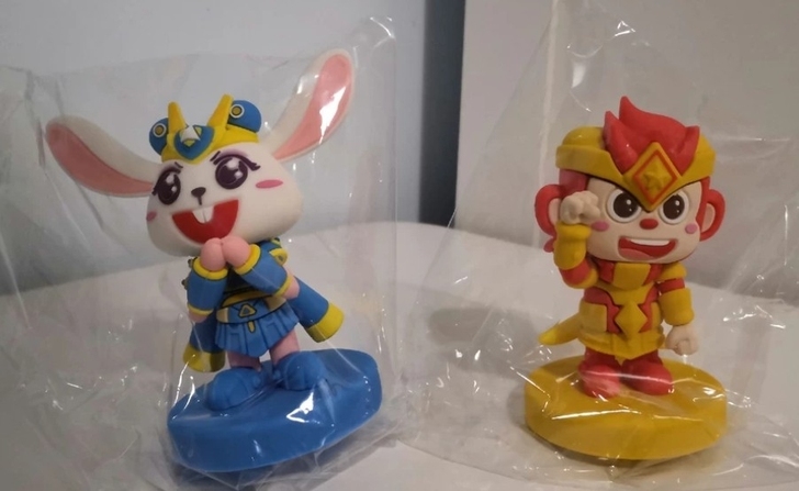 火花思维三角兔方块猴手办