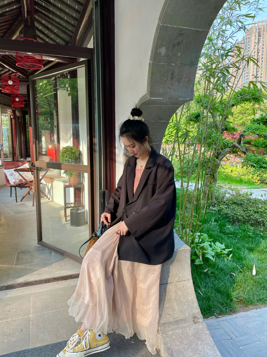 白色吊带裙45元，不议价