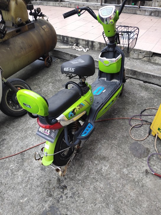 这部车去年才买的,有八成新。980有意者带走