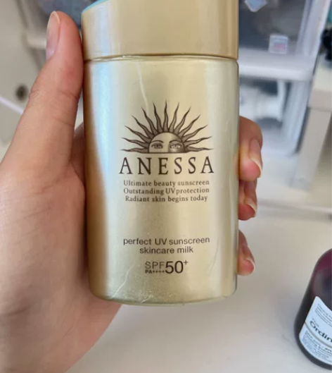 安耐晒安热沙防晒60ml 买来就用过两次 ...