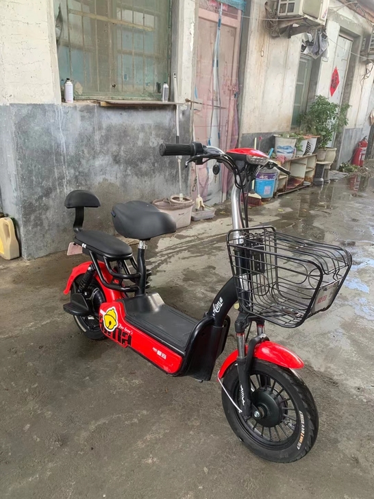 清仓大甩卖。 济南二手电动车电瓶车二手爱玛...