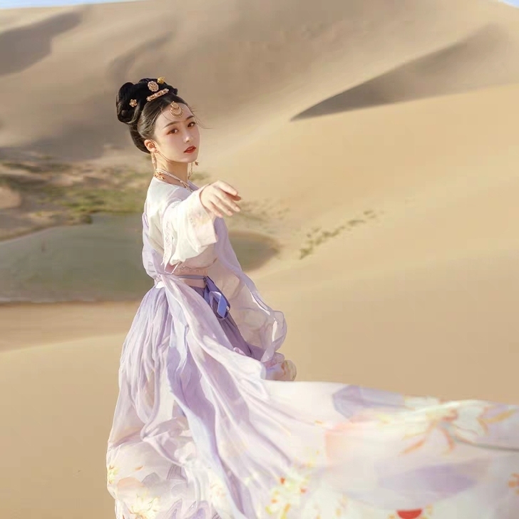 七月夕鹿饮溪坦领汉服