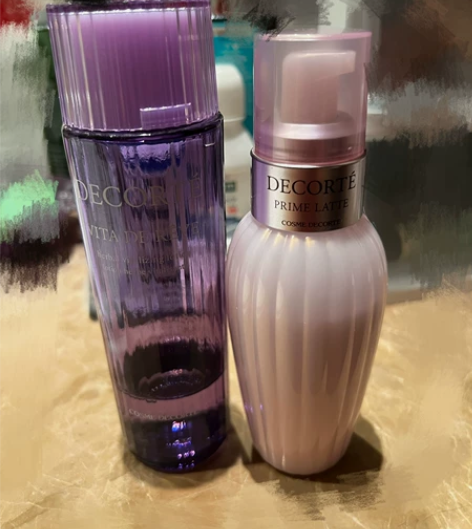 出闲置，买乳液送水，偏远地区不包邮，可自提...