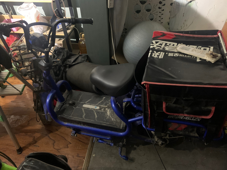 闲置外卖电动车一辆60v20A电瓶，带充电...