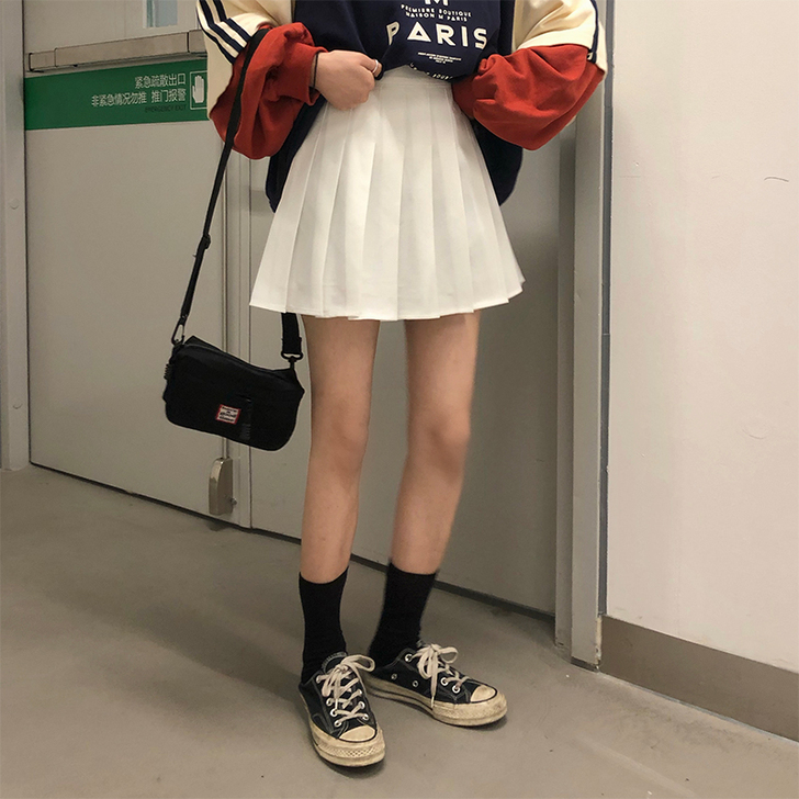 白色 半身裙百褶裙