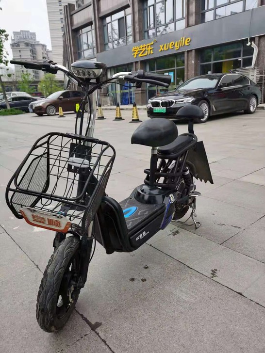 二手电动车豪顺小布丁48v12安电池外观很新