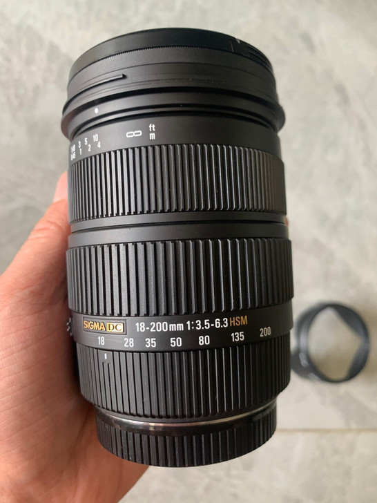 适马 18/200 HSM 防抖