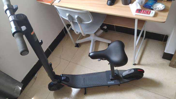 九号电动滑板车ES1