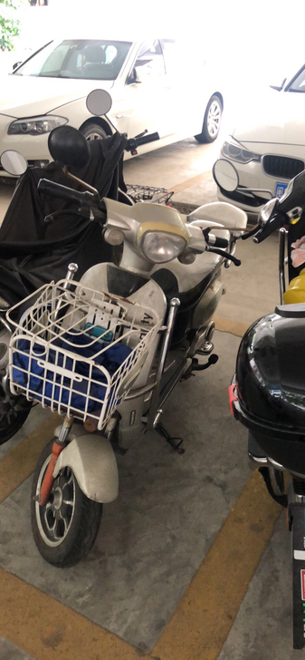 电动车实惠转让（五个电池