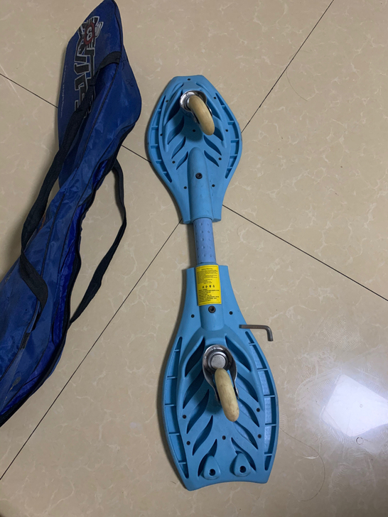 麦斯卡两轮滑板 带七彩灯