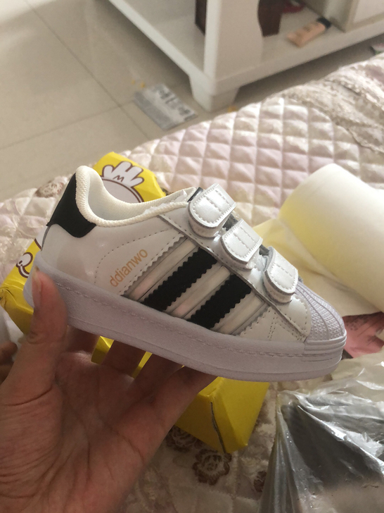 全新宝宝贝壳头板鞋 鞋码23 我家宝宝穿着...