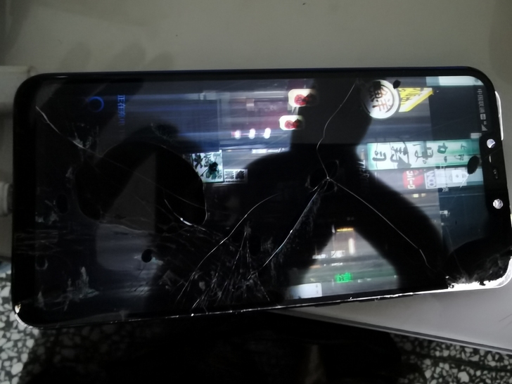 华为畅想10e 插卡有信号,其余不知,二...