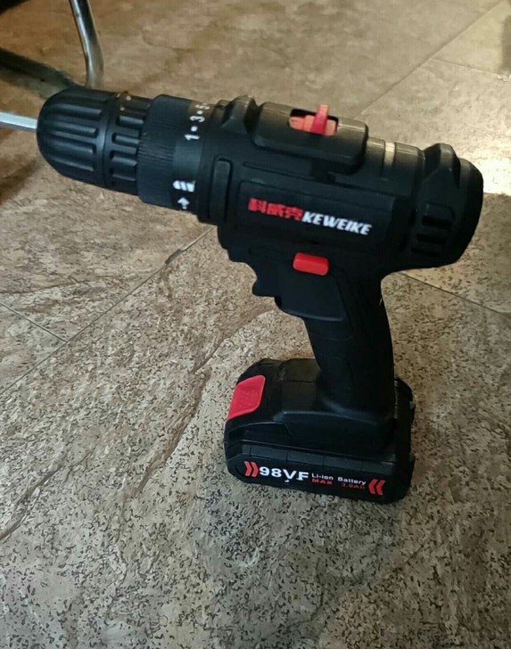给师傅买的电钻，多出了2个，闲置了当二手处...