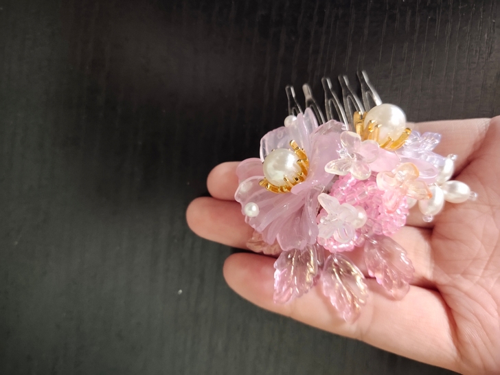 发簪，簪子，发梳，发夹，胸针。