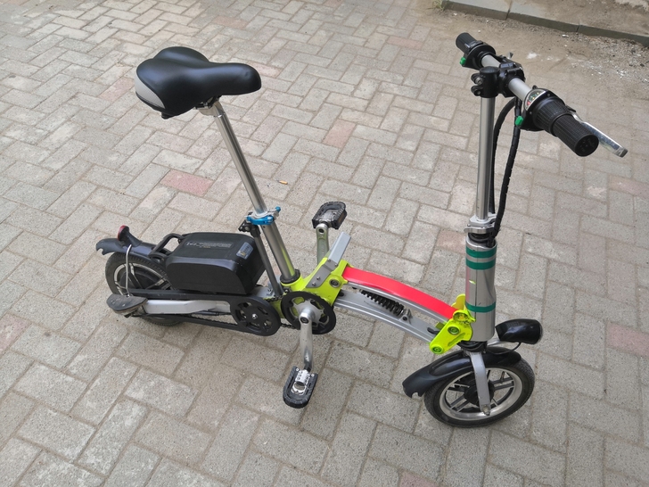 电动折叠车,36v一秒速叠非常方便可以放到...