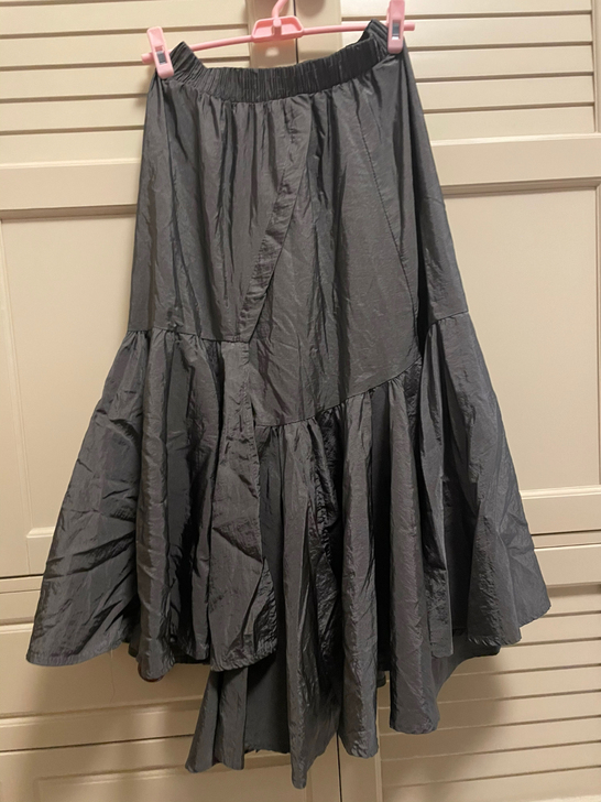 灰色半身伞裙 有内衬