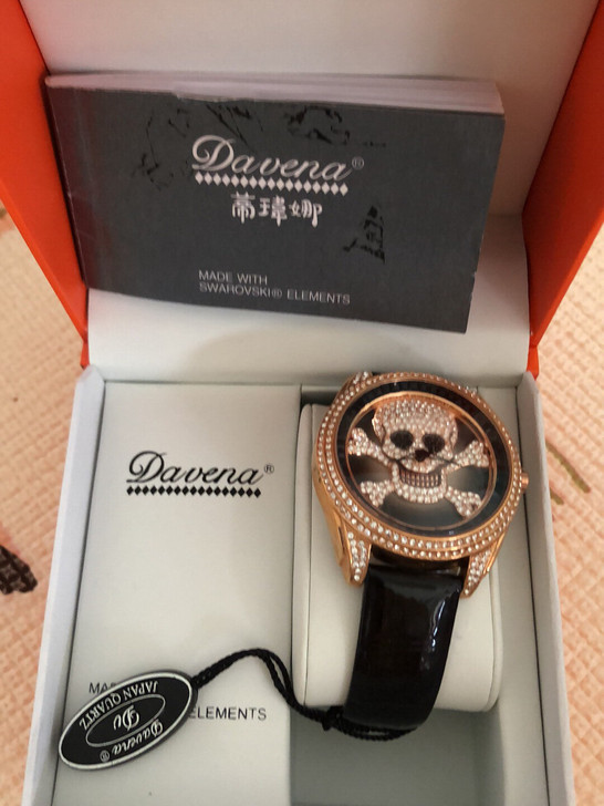 蒂炜娜Davena女士骷髅头手表前男友送的...