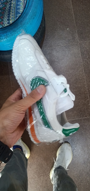 实拍图片，没经过任何处理，全新未拆封，女鞋，