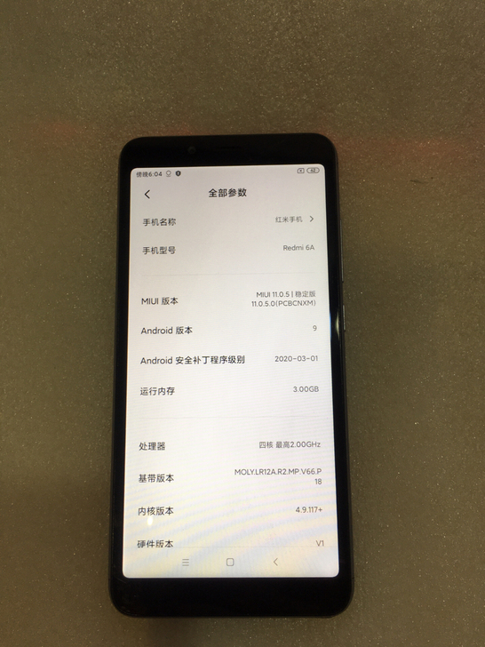 小米红米6A,运行内存3G,内存32G。屏...