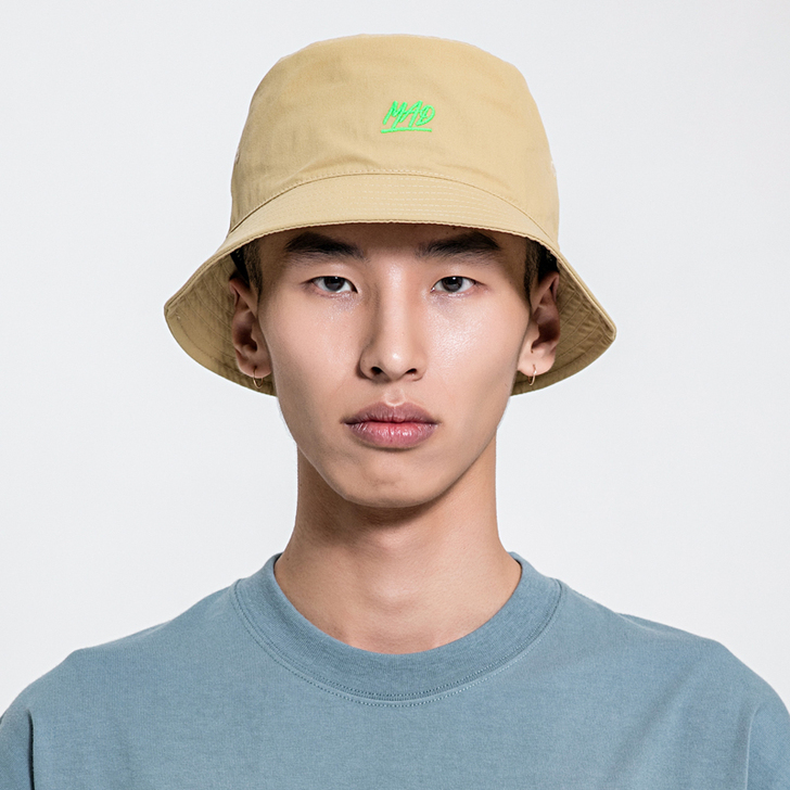 the MAD HATcher 帽子