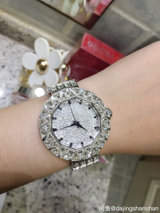 满钻手表女学生 机芯类型:石英表 防水深度...