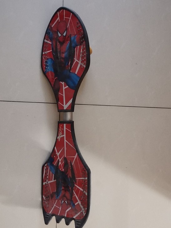 蜘蛛侠滑板车。成色不错
