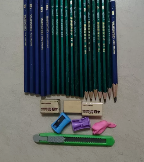 中华素描铅笔19只，12只新的，橡皮三块，...