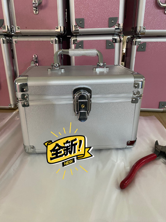 铝合金医药箱，化妆箱，沐足箱，有钥匙，批发...