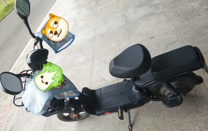 限望江自提。车子完好。