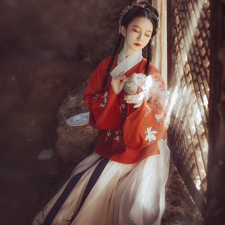 钟灵记玉棠春红色汉服裙女交领马面裙琵琶袖明...