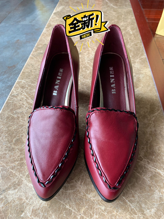 全新芭妮牛皮酒后色女单鞋，38码。