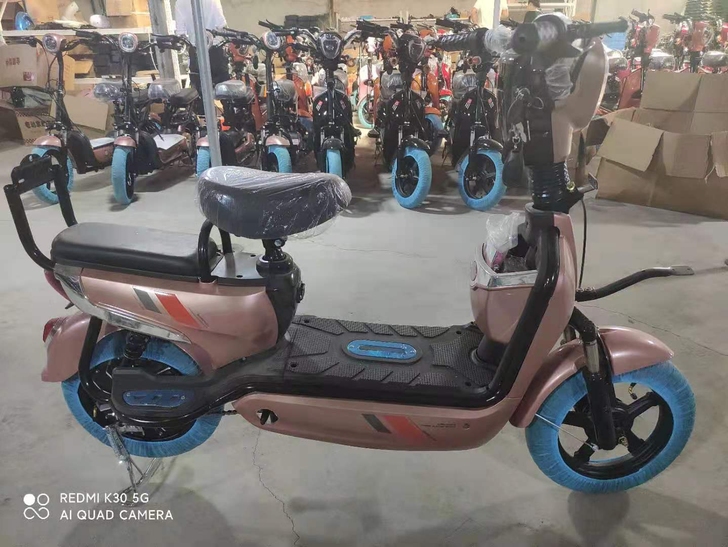 低价转让全新电动车，车是老板抵账给我的，配...