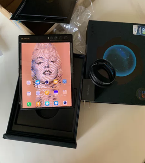 柔宇折叠手机,9月28日刚开的机 感兴趣的...
