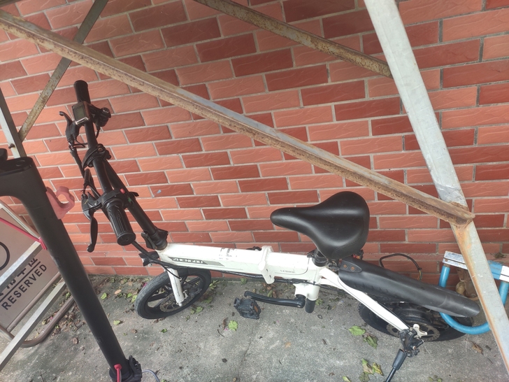 正步电动车8层新可以行驶30公里速度快！后...