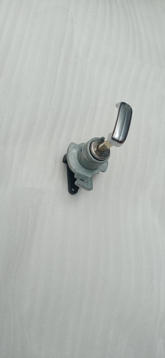 适用于宝马新5系G38机械锁芯主驾驶左前门...