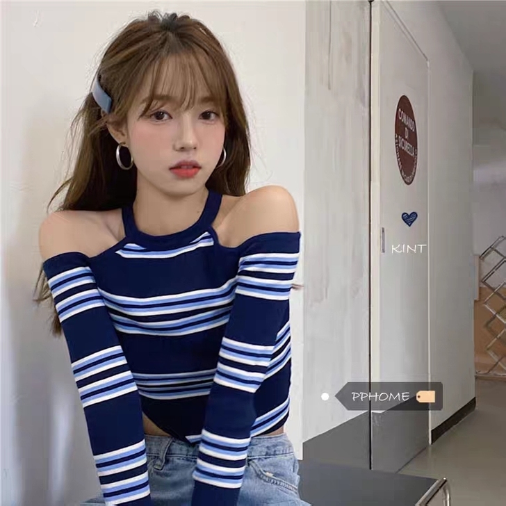 韩系气质少女复古心机露肩挂脖条纹斜扣针织衫