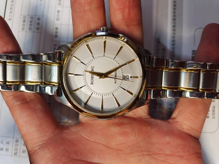 罗西尼机械表，原价一千多，走时正常，功能完...
