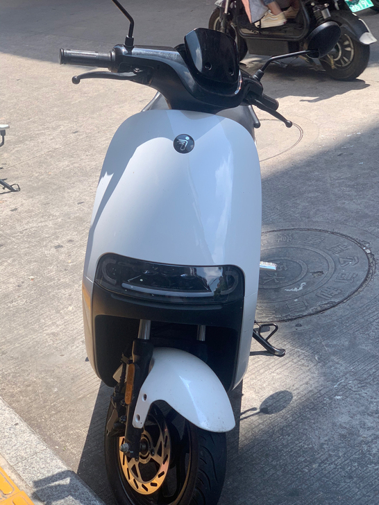 慢收九号E80c ，两幅钥匙，两幅一键启动...