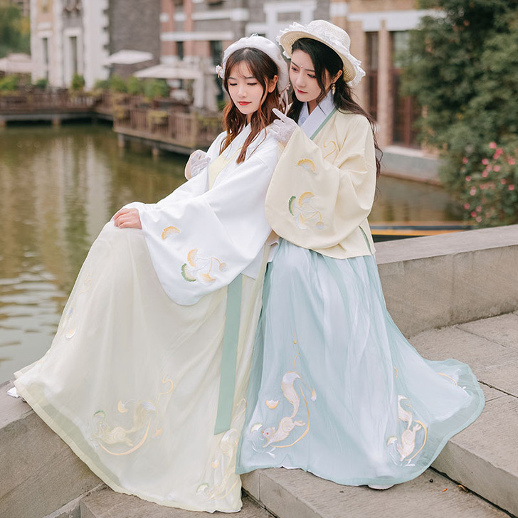 如梦霓裳秋欲来春款汉服女袄裙小松鼠明制交领...