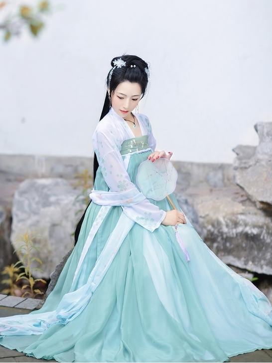 如梦霓裳汉服女齐胸襦裙六米摆小乔高腰原创绣...