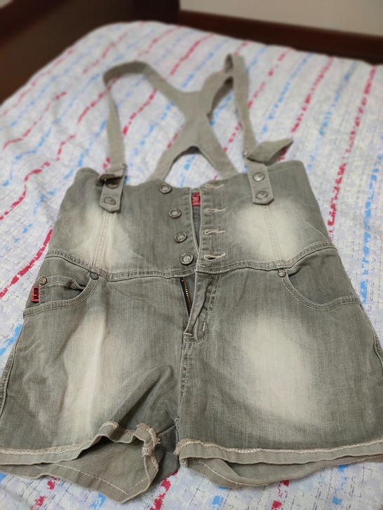 小魔鱼,专柜正品,背带短裤,155码,7层...