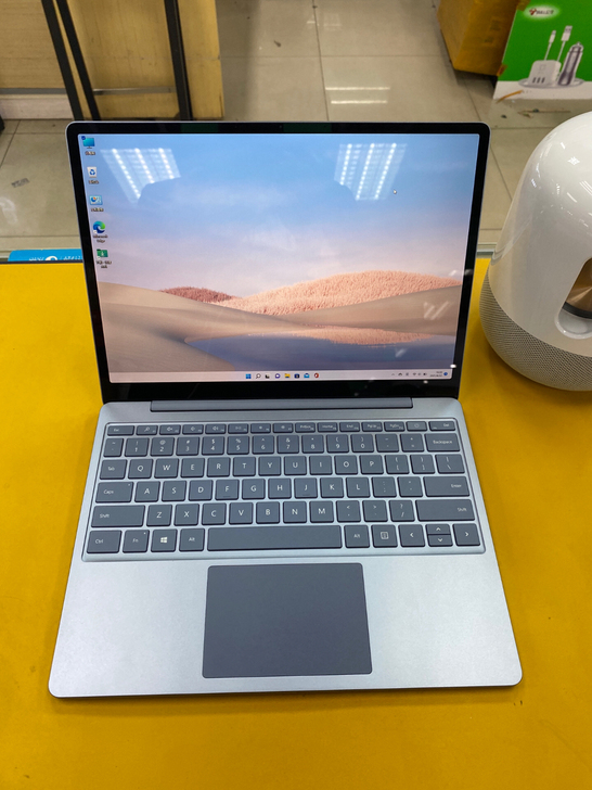 微软Surface Laptop Go冰晶...