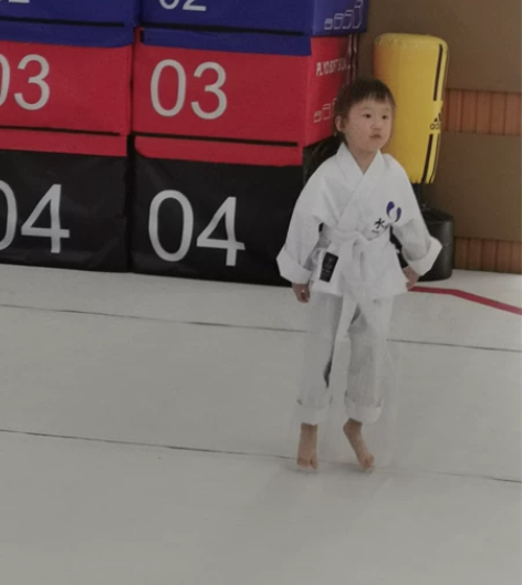 天津奥思武道空手道或跆拳道课 孩子太小跟不...