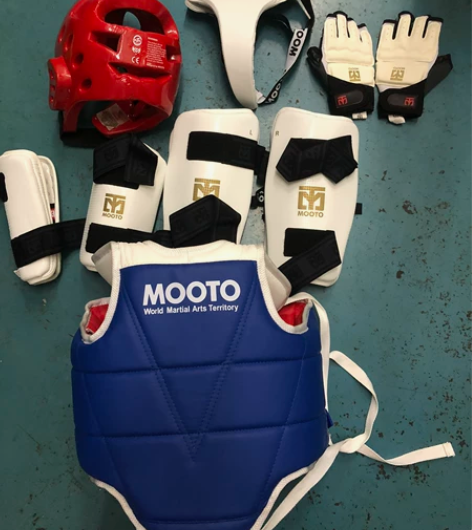 正版mooto跆拳道全套护具,女m码,16...