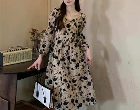 轻熟风碎花连衣裙女装春装2022新款法式高...
