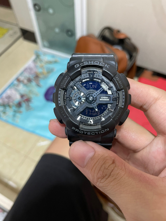 也不知道值多少钱,别人送的,买了新表