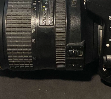 尼康24120 F4,伊拉克成色,一道霉丝...