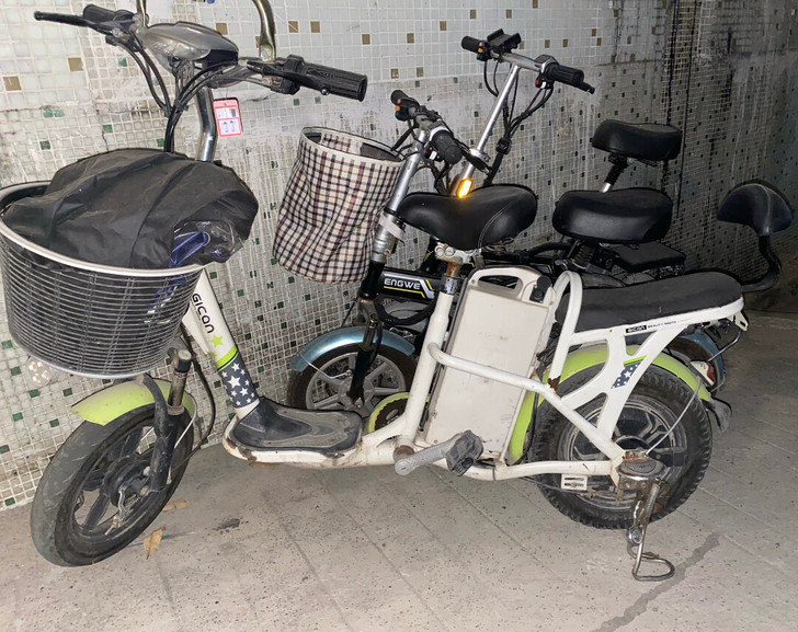 450 有充电器头盔 无锁