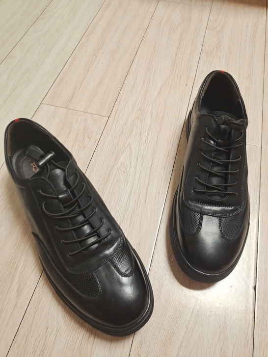 43码正品袋鼠 纯皮休闲鞋